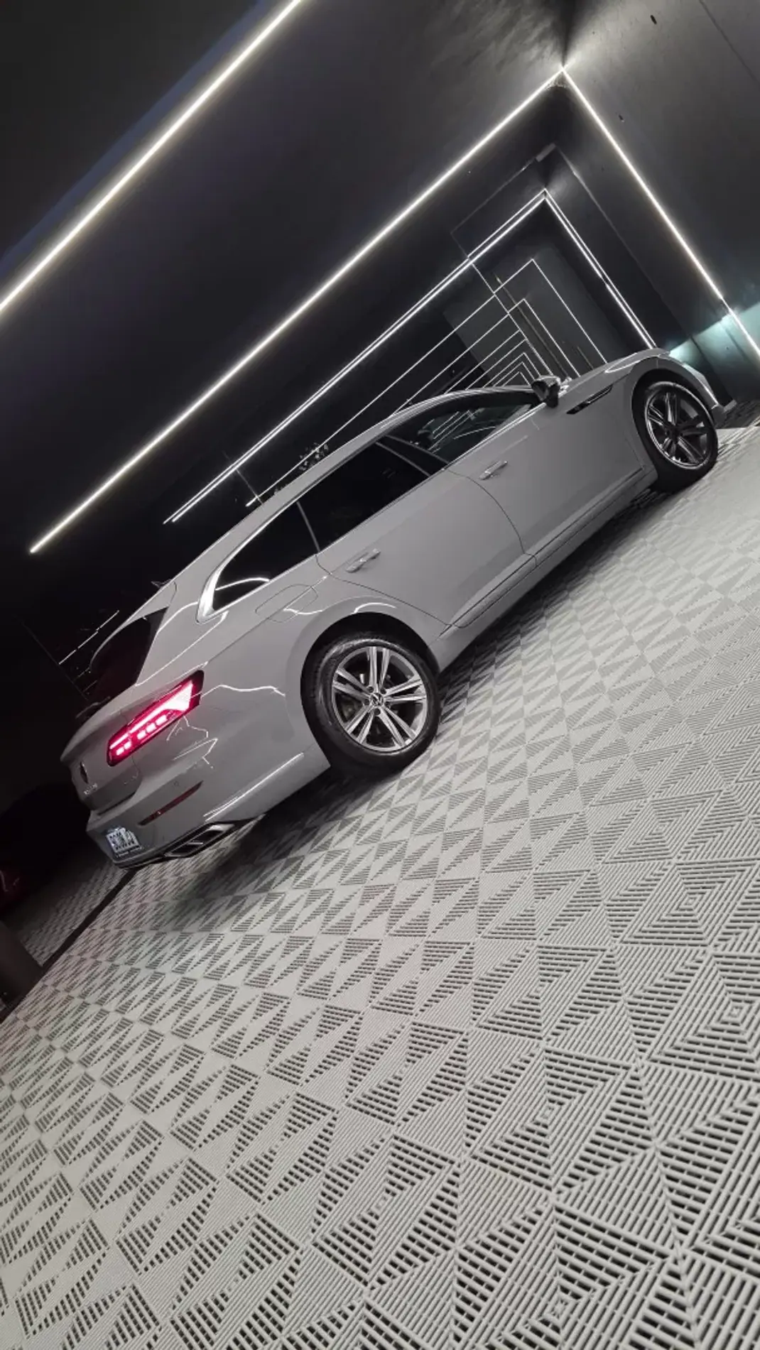 Volkswagen Arteon Shooting Brake 2023 - 30750 EUR, 134000 km - AUTO.MOTO.pt - 134000km - foto 11 de 27