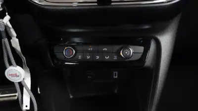 Opel Corsa 2025 - 19450 EUR, 21000 km - AUTO.MOTO.pt - 21000km - foto 33 de 34
