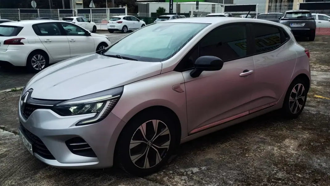 Renault Clio 2021 - 13999 EUR, 129999 km - AUTO.MOTO.pt - 129999km - foto 7 de 39