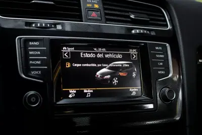 Volkswagen Golf 2015 - 24990 EUR, 83192 km - AUTO.MOTO.pt - 83192km - foto 43 de 45