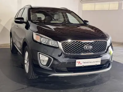 Kia Sorento 2015 - 16000 EUR, 175000 km - AUTO.MOTO.pt - 175000km - foto 3 de 22