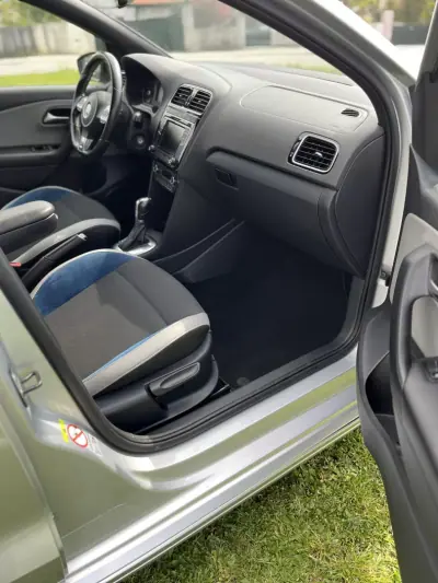 Volkswagen Polo 2013 - 12900 EUR, 150000 km - AUTO.MOTO.pt - 150000km - foto 13 de 13