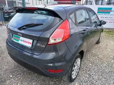 Ford Fiesta 2013 - 7200 EUR, 106782 km - AUTO.MOTO.pt - 106782km - foto 9 de 26