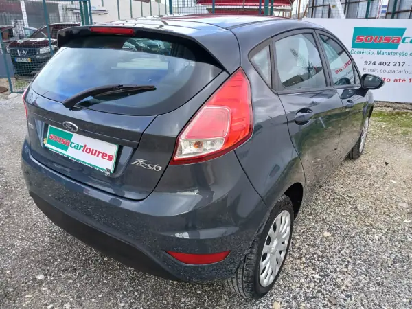 Ford Fiesta 2013 - 7200 EUR, 106782 km - AUTO.MOTO.pt - 106782km - foto 9 de 26