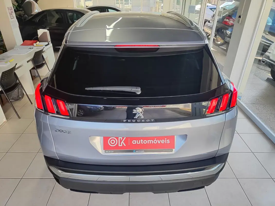 Peugeot 3008 2018 - 13950 EUR, 189000 km - 189000km - foto 10 de 36