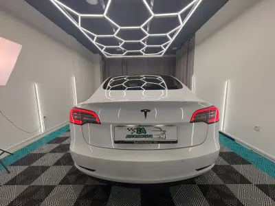 Tesla Model 3 2020 - 21500 EUR, 122000 km - AUTO.MOTO.pt - 122000km - foto 5 de 19