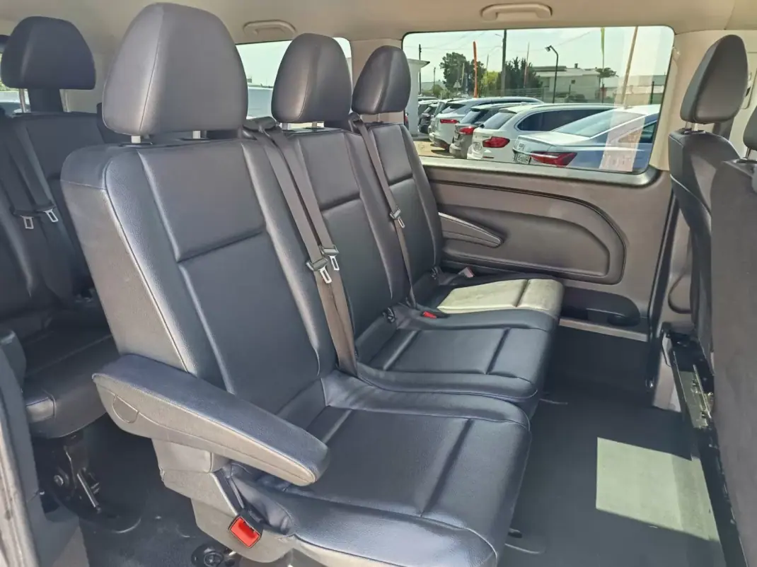 Mercedes-Benz Vito Tourer 2018 - 20324 EUR, 210000 km - AUTO.MOTO.pt - 210000km - foto 8 de 9