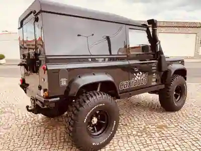 Land Rover Defender 2005 - 52000 EUR, 79000 km - AUTO.MOTO.pt - 79000km - foto 5 de 11