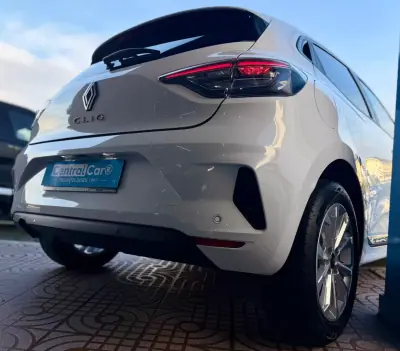 Renault Clio 2024 - 16450 EUR, 40000 km - AUTO.MOTO.pt - 40000km - foto 11 de 31