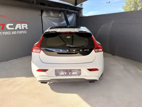 Volvo V40 2014 - 14490 EUR, 182428 km - AUTO.MOTO.pt - 182428km - foto 6 de 21
