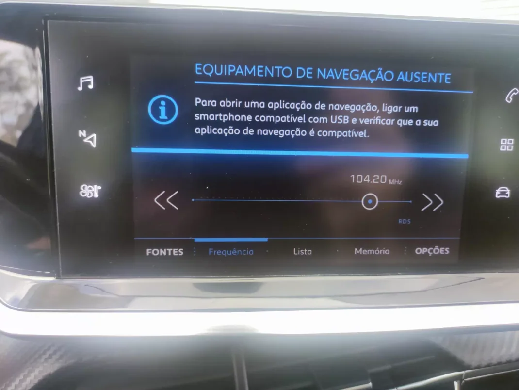 Peugeot 208 2020 - 11900 EUR, 247697 km - AUTO.MOTO.pt - 247697km - foto 18 de 23