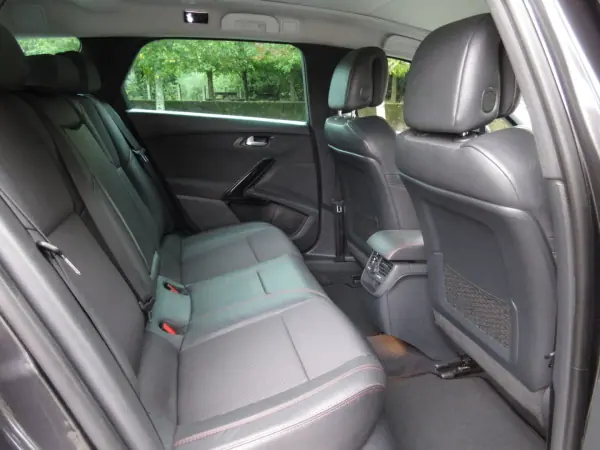 Peugeot 508 SW 2018 - 16990 EUR, 162000 km - AUTO.MOTO.pt - 162000km - foto 40 de 62