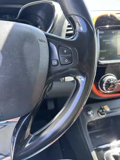 Renault Captur 2014 - 9900 EUR, 217000 km - AUTO.MOTO.pt - 217000km - foto 37 de 60