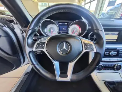 Mercedes-Benz SLK 250 2012 - 23500 EUR, 162600 km - AUTO.MOTO.pt - 162600km - foto 24 de 37