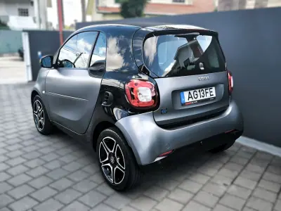 Smart ForTwo Coupé 2021 - 9950 EUR, 102000 km - AUTO.MOTO.pt - 102000km - foto 11 de 32