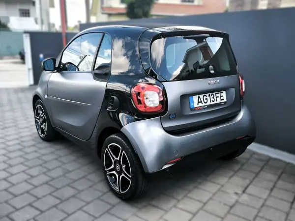 Smart ForTwo Coupé 2021 - 9950 EUR, 102000 km - AUTO.MOTO.pt - 102000km - foto 11 de 32