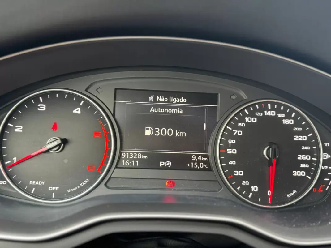 Audi A4 Avant 2019 - 24900 EUR, 91315 km - AUTO.MOTO.pt - 91315km - foto 3 de 21