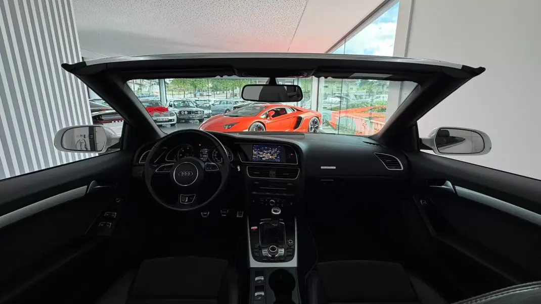 Audi A5 Cabrio 2016 - 25900 EUR, 121865 km - AUTO.MOTO.pt - 121865km - foto 17 de 32