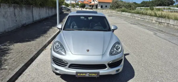 Porsche Cayenne 2010 - 25000 EUR, 254000 km - AUTO.MOTO.pt - 254000km - foto 4 de 31
