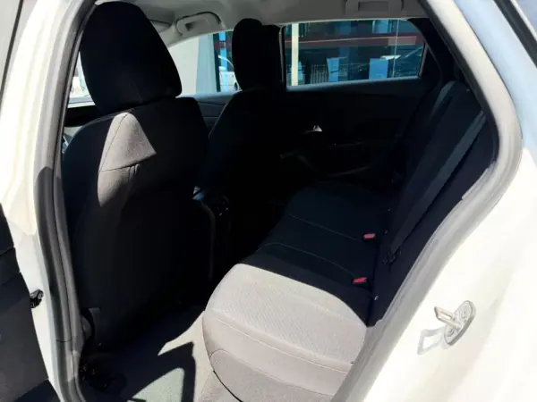 Peugeot 308 SW 2022 - 14900 EUR, 125000 km - AUTO.MOTO.pt - 125000km - foto 9 de 11