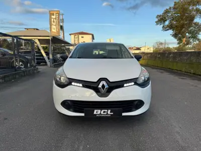 Renault Clio 2016 - 9990 EUR, 114000 km - AUTO.MOTO.pt - 114000km - foto 2 de 22