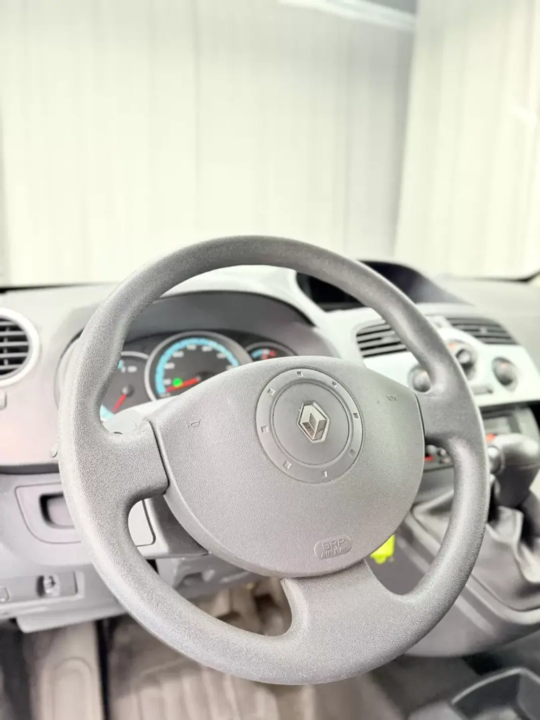 Renault Kangoo Express ZE 33 2012 - 6500 EUR, 29700 km - AUTO.MOTO.pt - 29700km - foto 13 de 14