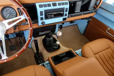 Land Rover Defender 2002 - 75000 EUR, 144875 km - AUTO.MOTO.pt - 144875km - foto 12 de 21