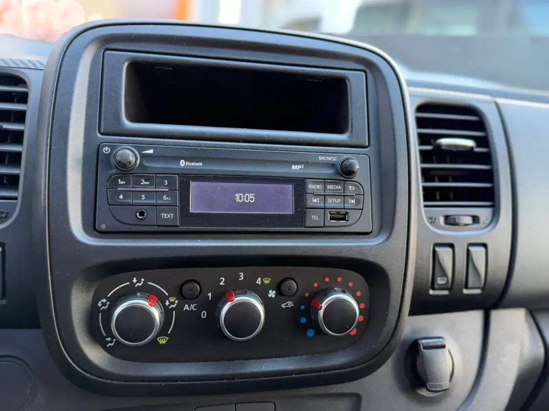 Renault Trafic 2.0 dCi L1H1 1.0T 2019 - 12900 EUR, 201040 km - AUTO.MOTO.pt - 201040km - foto 6 de 12