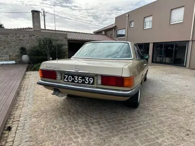 Mercedes-Benz R107 (1971-1989) 1977 - 29900 EUR, 84000 km - AUTO.MOTO.pt - 84000km - foto 4 de 12