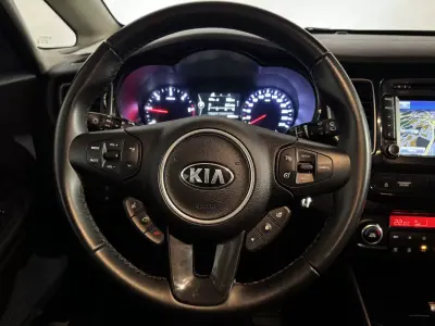 Kia Carens 2016 - 16500 EUR, 115211 km - AUTO.MOTO.pt - 115211km - foto 11 de 26