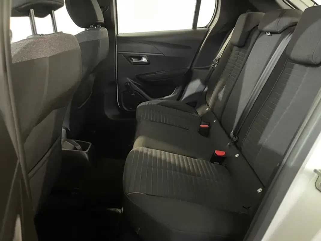 Peugeot 208 2020 - 11900 EUR, 177000 km - AUTO.MOTO.pt - 177000km - foto 12 de 28