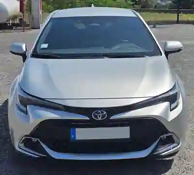 Toyota Corolla 2023 - 24900 EUR, 52500 km - AUTO.MOTO.pt - 52500km - foto 8 de 11