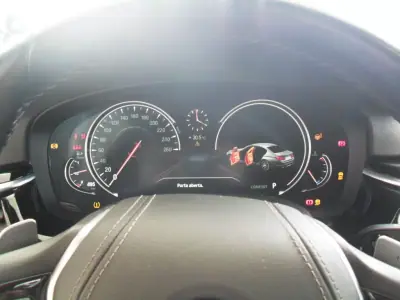 BMW 520 2017 - 26950 EUR, 80835 km - AUTO.MOTO.pt - 80835km - foto 12 de 38