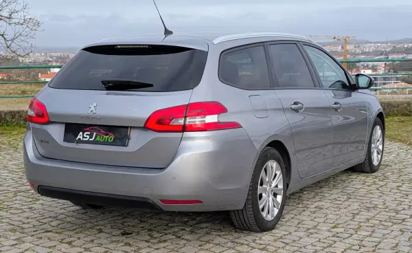 Peugeot 308 SW 2019 - 8500 EUR, 208333 km - AUTO.MOTO.pt - 208333km - foto 6 de 22