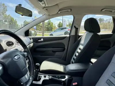 Ford Focus 2009 - 7250 EUR, 177000 km - AUTO.MOTO.pt - 177000km - foto 14 de 23