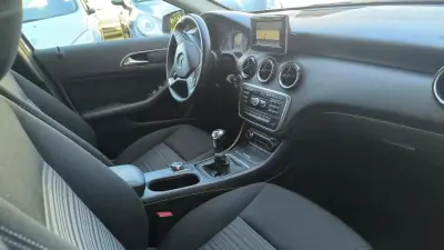 Mercedes-Benz A 180 2013 - 12500 EUR, 180000 km - foto 4 de 17