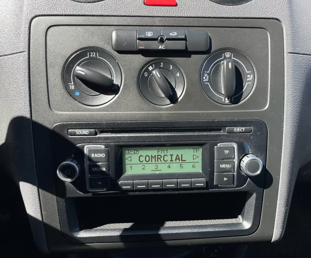 VW CADDY 1.9 TDI EXTRA AC 2010 - 6490 EUR, 307370 km - AUTO.MOTO.pt - 307370km - foto 13 de 16