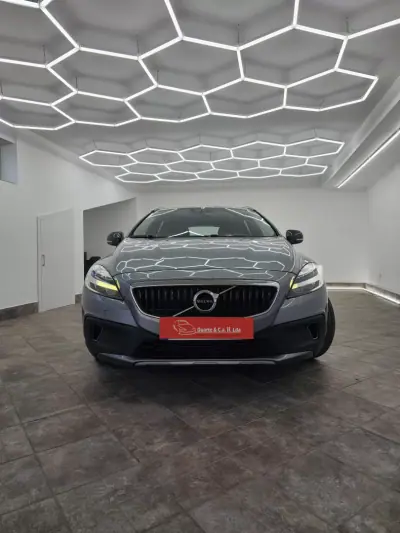 Volvo V40 Cross Country 2018 - 15000 EUR, 106816 km - 106816km - foto 24 de 40