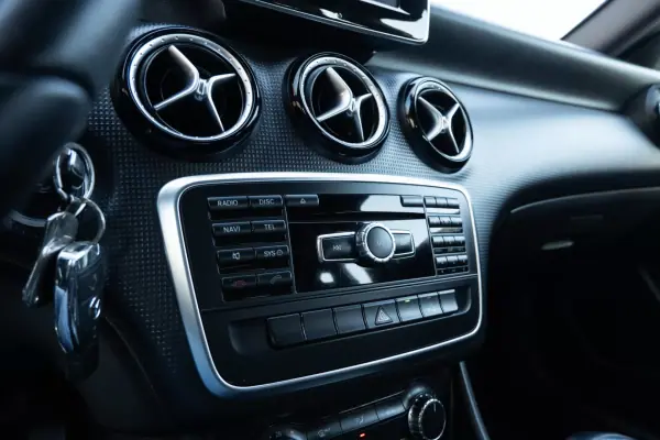 Mercedes-Benz A 180 2013 - 12900 EUR, 195405 km - 195405km - foto 13 de 21