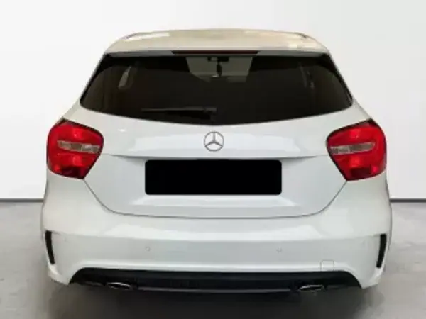 Mercedes-Benz A 180 2013 - 18990 EUR, 165740 km - AUTO.MOTO.pt - 165740km - foto 7 de 11