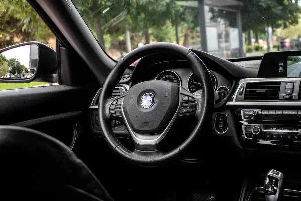 BMW 318 Gran Turismo 2019 - 21900 EUR, 233336 km - 233336km - foto 29 de 36