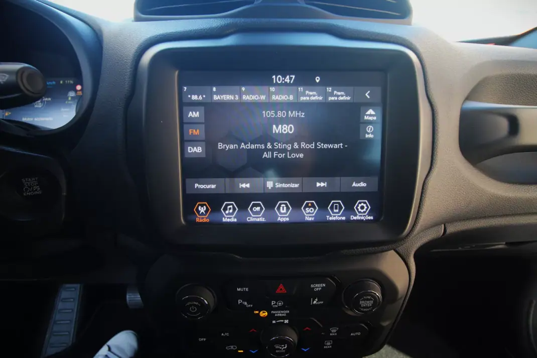 Jeep Renegade 2022 - 18990 EUR, 99500 km - 99500km - foto 43 de 49