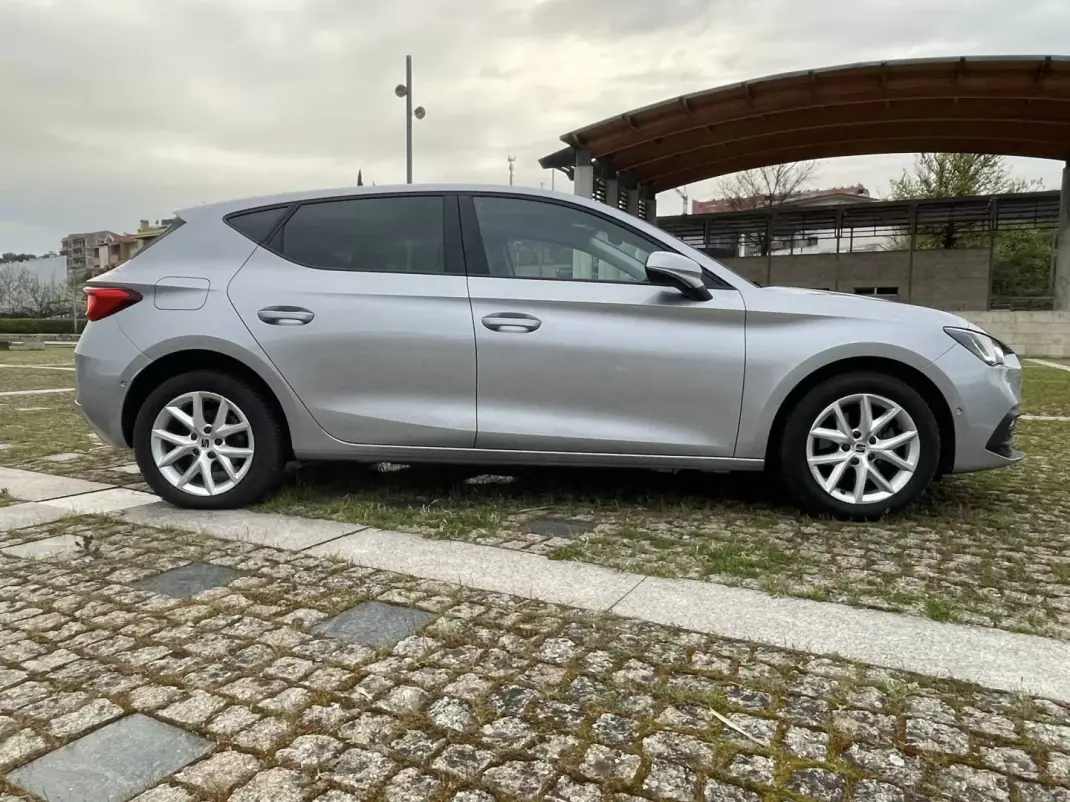 SEAT Leon 2021 - 20900 EUR, 118428 km - AUTO.MOTO.pt - 118428km - foto 2 de 11