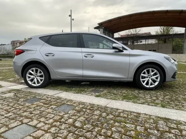 SEAT Leon 2021 - 20900 EUR, 118428 km - AUTO.MOTO.pt - 118428km - foto 2 de 11