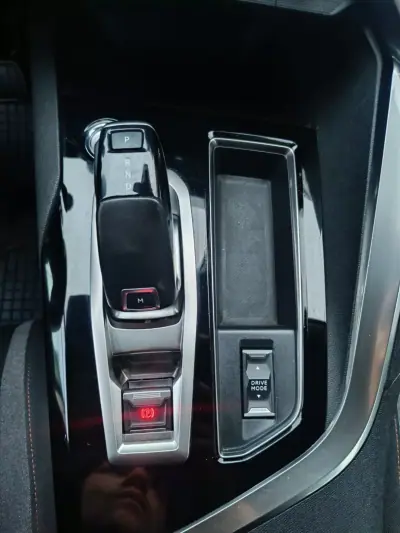 Peugeot 5008 2021 - 19900 EUR, 128209 km - AUTO.MOTO.pt - 128209km - foto 26 de 41