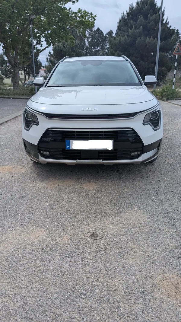 Kia Niro 2024 - 27590 EUR, 20000 km - AUTO.MOTO.pt - 20000km - foto 4 de 12