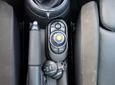 MINI Cooper 2016 - 15750 EUR, 148000 km - AUTO.MOTO.pt - 148000km - foto 20 de 20