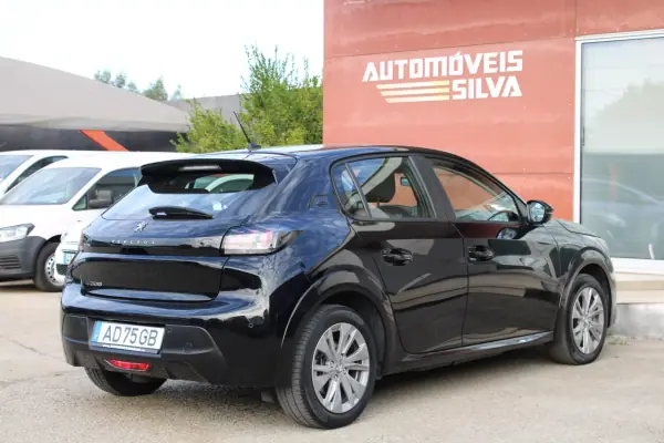 Peugeot e-208 2020 - 13990 EUR, 144000 km - AUTO.MOTO.pt - 144000km - foto 11 de 30