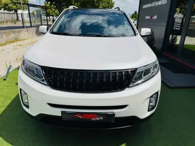 Kia Sorento 2015 - 18900 EUR, 199000 km - AUTO.MOTO.pt - 199000km - foto 9 de 30