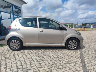 Toyota Aygo 2008 - 5990 EUR, 194000 km - AUTO.MOTO.pt - 194000km - foto 3 de 17